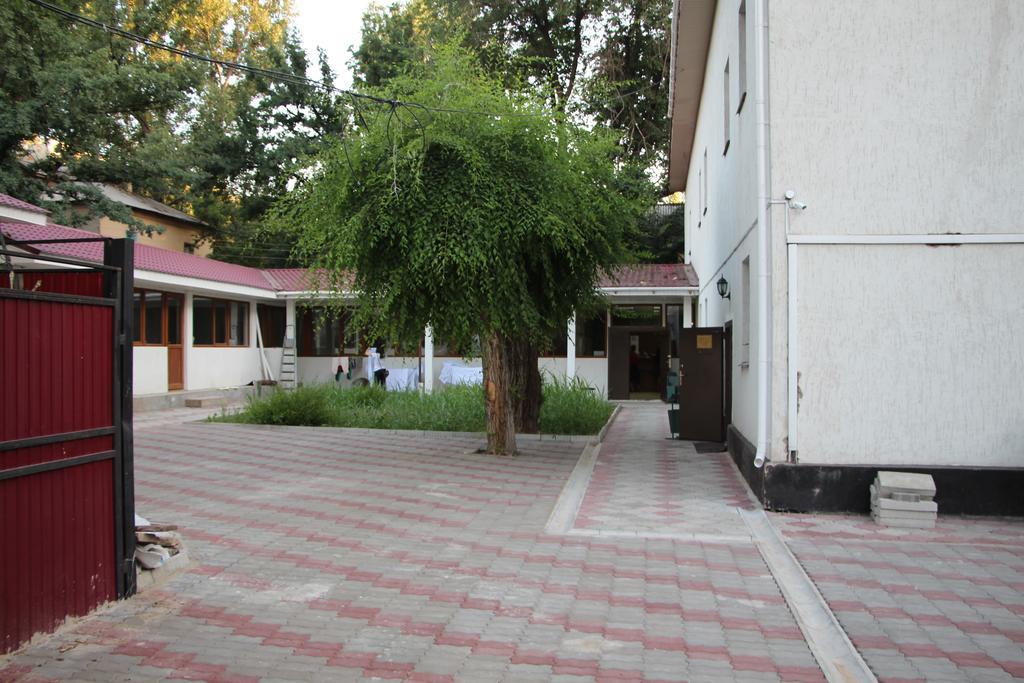 Auberge de jeunesse Fiveseasons à Almaty Extérieur photo