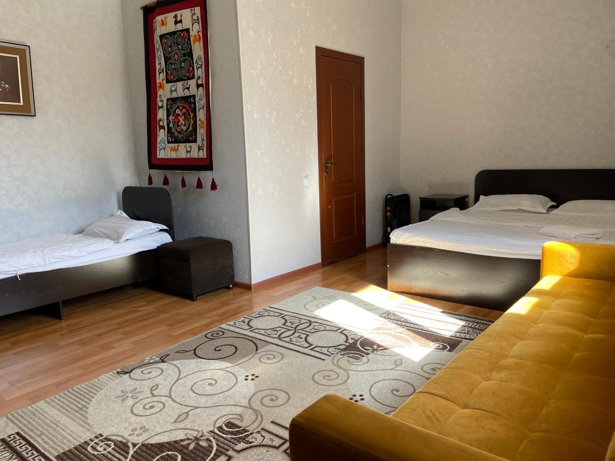 Auberge de jeunesse Fiveseasons à Almaty Extérieur photo