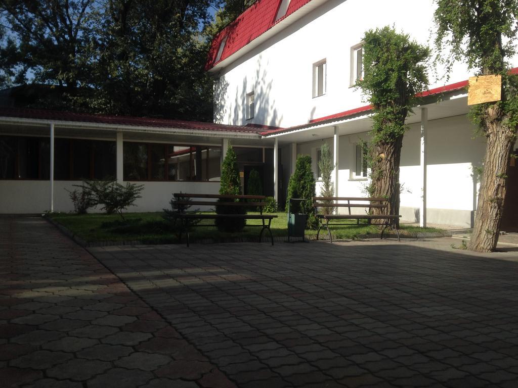 Auberge de jeunesse Fiveseasons à Almaty Extérieur photo